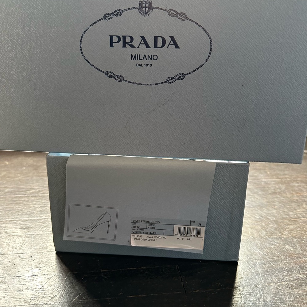 Black Leather PRADA Pumps - Sz 38 / 8 - NWT includes box & dust bag - Picture 6 of 9